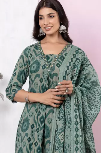 Women Printed Regular Thread Work Pure Cotton Kurta with Trousers & With Dupatta