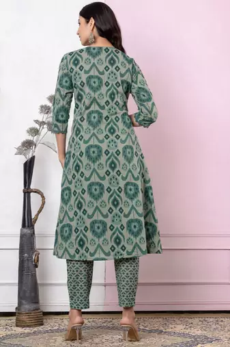 Women Printed Regular Thread Work Pure Cotton Kurta with Trousers & With Dupatta