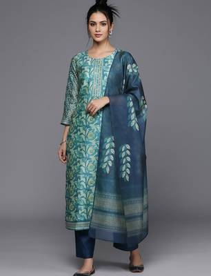 Women Floral Printed Regular Kurta with Trousers & With Dupatta 1