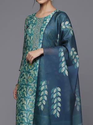 Women Floral Printed Regular Kurta with Trousers & With Dupatta 2