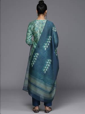 Women Floral Printed Regular Kurta with Trousers & With Dupatta 4