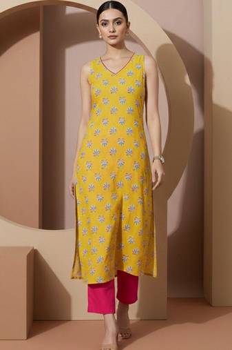 Women Ethnic Motifs Printed Regular Kurta with Trousers