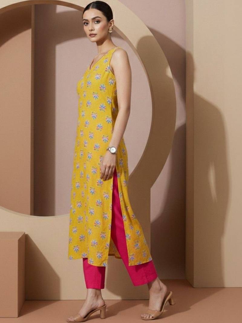 Women Ethnic Motifs Printed Regular Kurta with Trousers