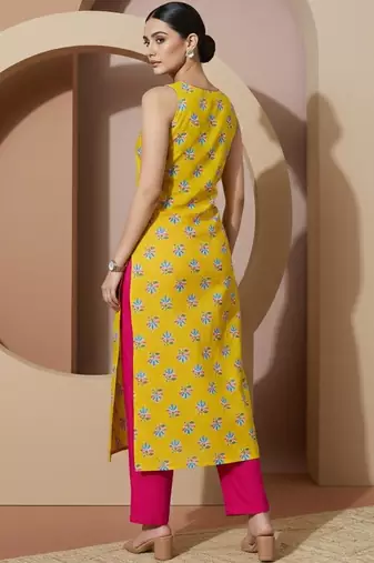 Women Ethnic Motifs Printed Regular Kurta with Trousers
