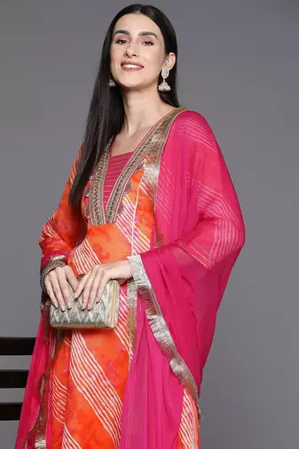 Women Yoke Design Panelled Thread Work Kurta with Trousers & Dupatta