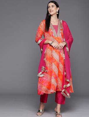 Women Yoke Design Panelled Thread Work Kurta with Trousers & Dupatta 5