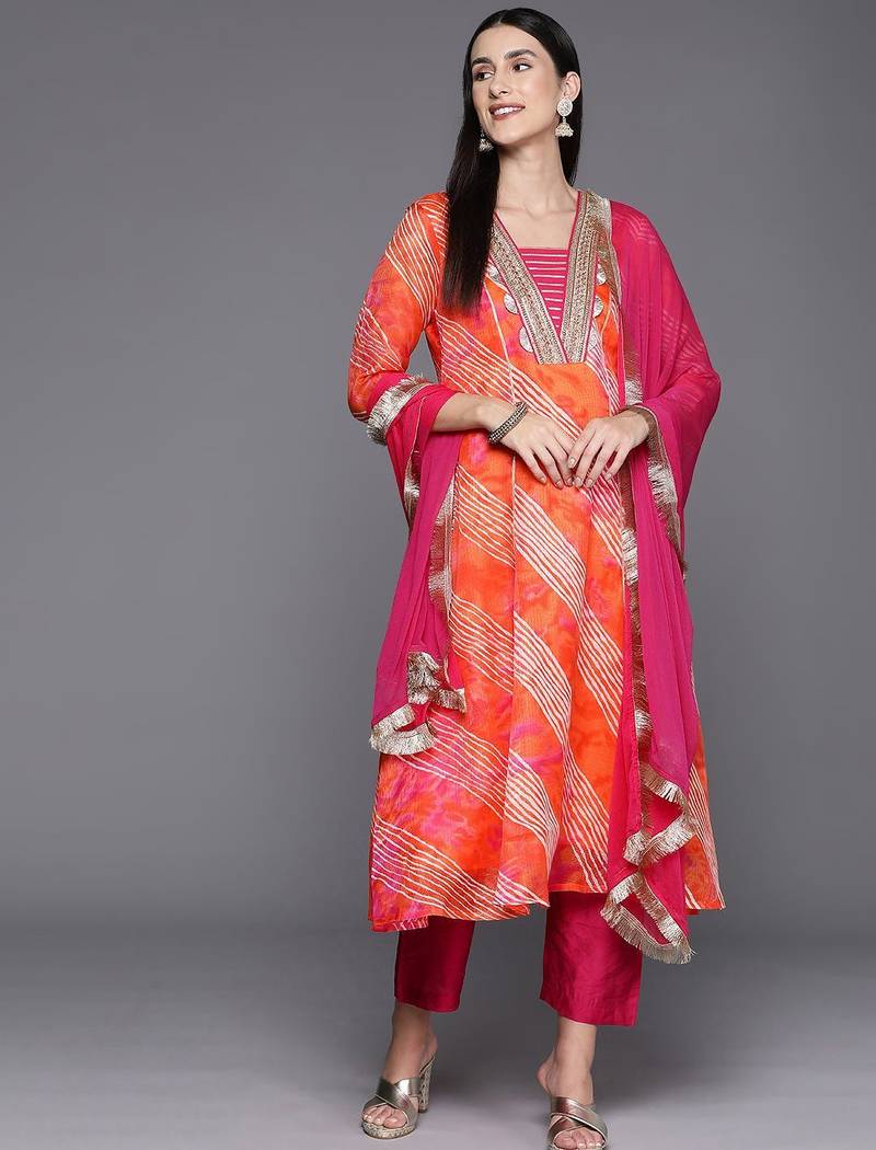 Women Yoke Design Panelled Thread Work Kurta with Trousers & Dupatta