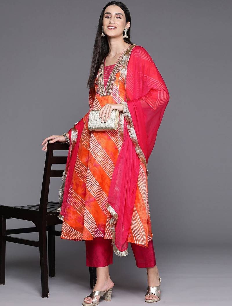Women Yoke Design Panelled Thread Work Kurta with Trousers & Dupatta