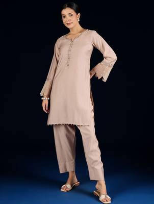 Women Solid Kurti with Trousers 1