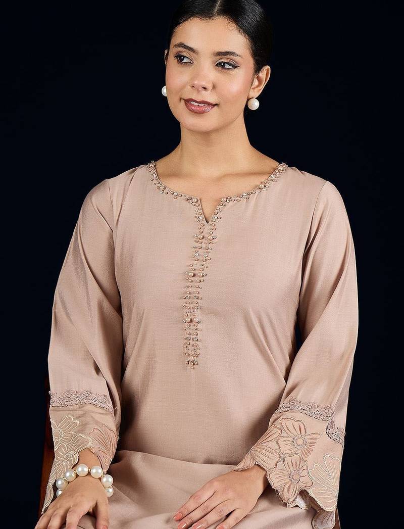 Women Solid Kurti with Trousers