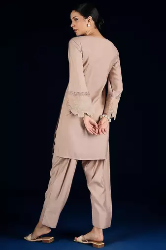 Women Solid Kurti with Trousers