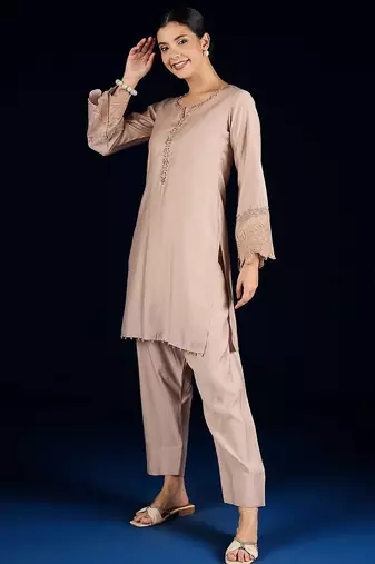 Women Solid Kurti with Trousers
