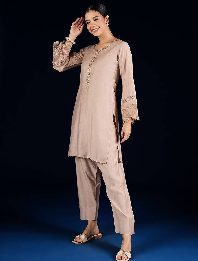 Women Solid Kurti with Trousers