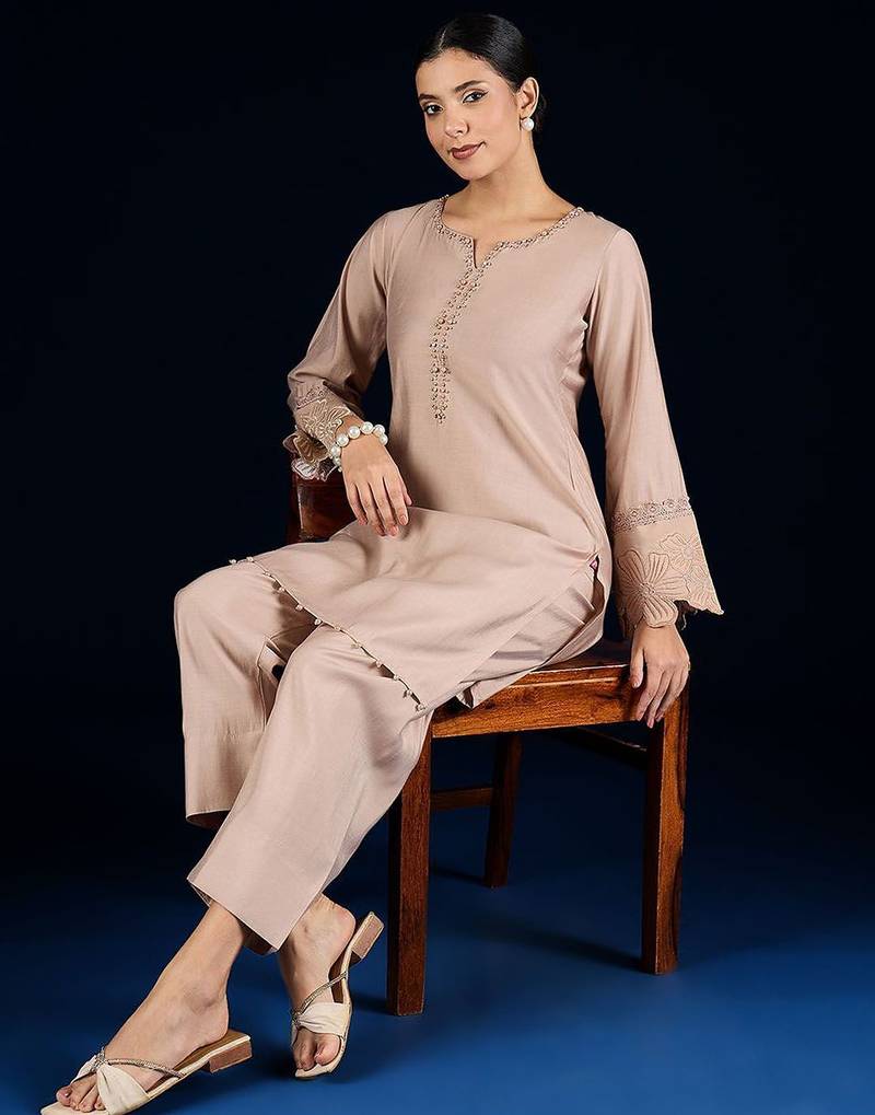 Women Solid Kurti with Trousers