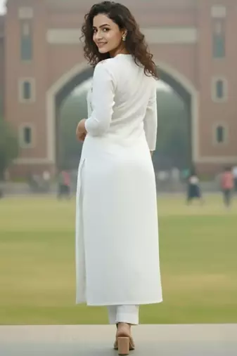 Women Floral Embroidered Regular Thread Work Kurta with Trousers