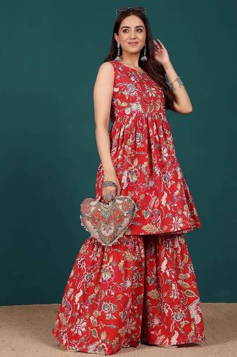 Women Floral Embroidered Regular Thread Work Pure Cotton Kurti with Sharara
