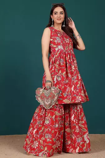 Women Floral Embroidered Regular Thread Work Pure Cotton Kurti with Sharara