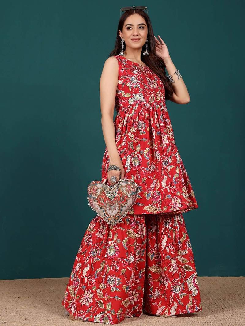 Women Floral Embroidered Regular Thread Work Pure Cotton Kurti with Sharara