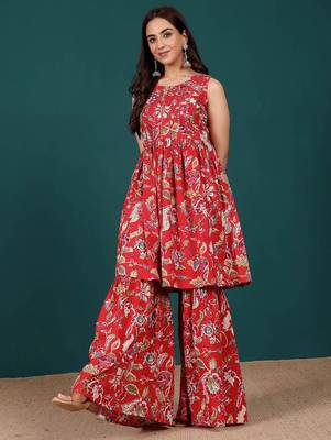 Women Floral Embroidered Regular Thread Work Pure Cotton Kurti with Sharara 4