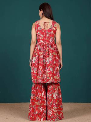 Women Floral Embroidered Regular Thread Work Pure Cotton Kurti with Sharara 5