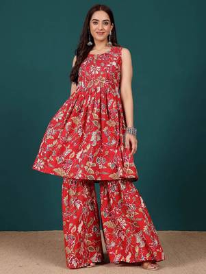 Women Floral Embroidered Regular Thread Work Pure Cotton Kurti with Sharara 6