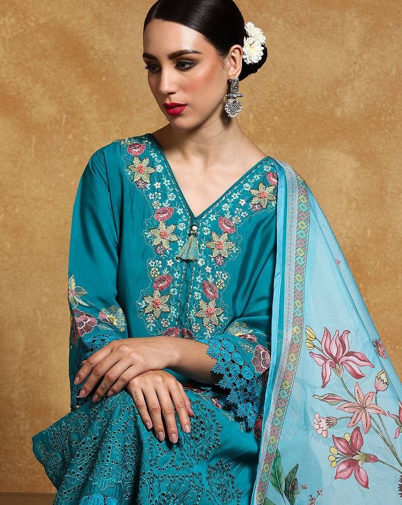 Women Floral Embroidered Regular Thread Work Pure Cotton Kurta with Trousers & With Dupatta