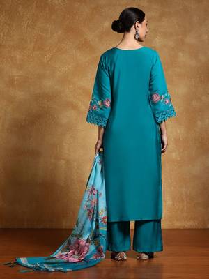 Women Floral Embroidered Regular Thread Work Pure Cotton Kurta with Trousers & With Dupatta 5