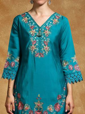 Women Floral Embroidered Regular Thread Work Pure Cotton Kurta with Trousers & With Dupatta 7