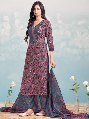 Women Floral Printed Regular Kurta with Trousers & With Dupatta 5