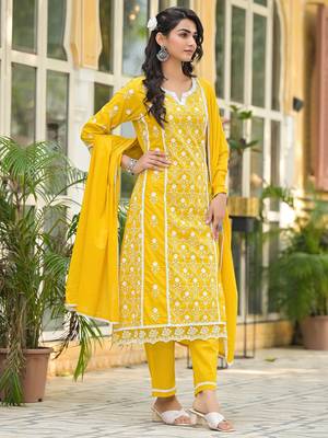 Floral Embroidered Notch Neck Pure Cotton Kurta With Trousers & Dupatta 3