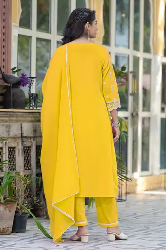 Floral Embroidered Notch Neck Pure Cotton Kurta With Trousers & Dupatta