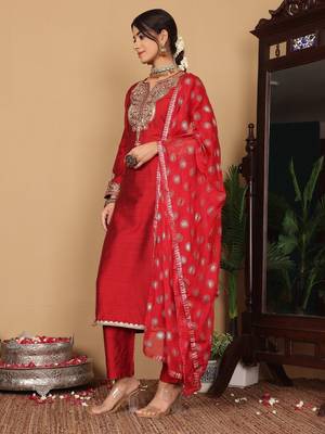 Maroon Paisley Embroidered Regular Sequinned Kurta With Trouser With Dupatta 6