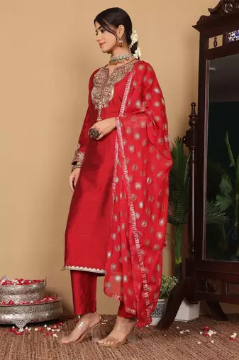 Maroon Paisley Embroidered Regular Sequinned Kurta With Trouser With Dupatta