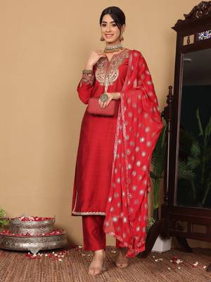 Maroon Paisley Embroidered Regular Sequinned Kurta With Trouser With Dupatta 1