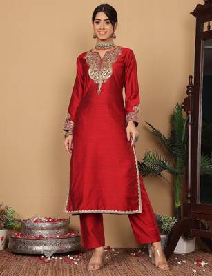 Maroon Paisley Embroidered Regular Sequinned Kurta With Trouser With Dupatta 7