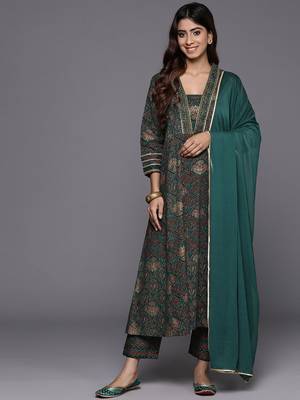 Women Ethnic Motifs Printed Gotta Patti Kurta with Trousers & With Dupatta 1