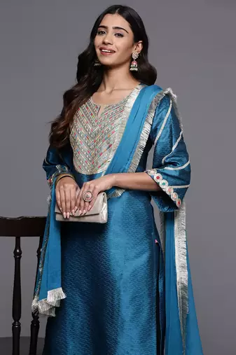 Ethnic Motifs Embroidered Regular Sequinned Kurta with Trousers & Dupatta