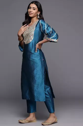 Ethnic Motifs Embroidered Regular Sequinned Kurta with Trousers & Dupatta