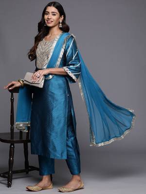 Ethnic Motifs Embroidered Regular Sequinned Kurta with Trousers & Dupatta 8