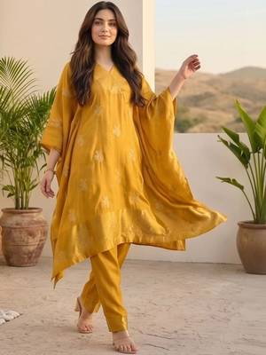 Ethnic Motifs Printed Regular Kurta with Trousers 2