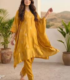 Ethnic Motifs Printed Regular Kurta with Trousers