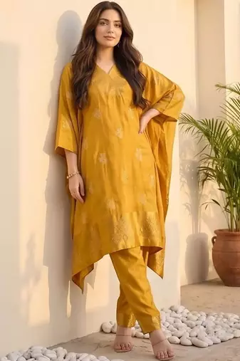 Ethnic Motifs Printed Regular Kurta with Trousers