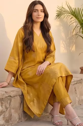 Ethnic Motifs Printed Regular Kurta with Trousers