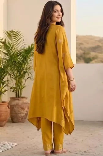 Ethnic Motifs Printed Regular Kurta with Trousers