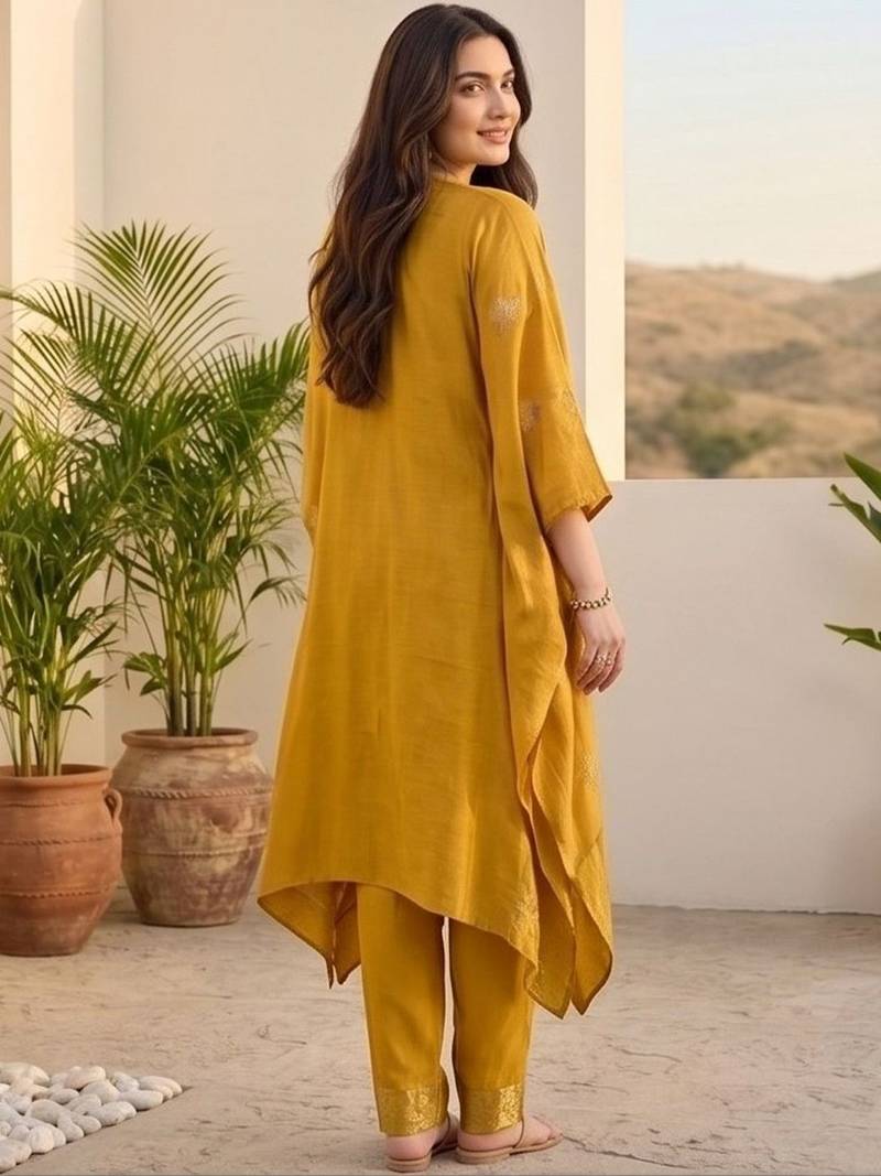 Ethnic Motifs Printed Regular Kurta with Trousers