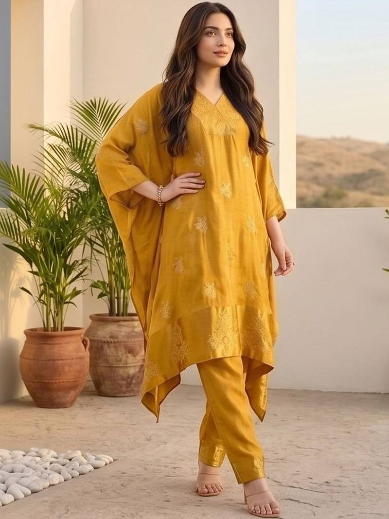 Ethnic Motifs Printed Regular Kurta with Trousers