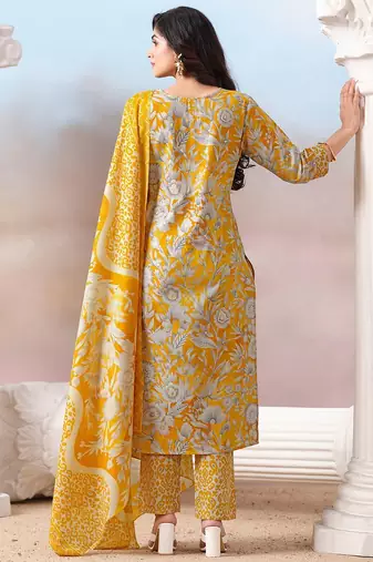 Women Floral Printed Regular Kurta with Trousers & With Dupatta