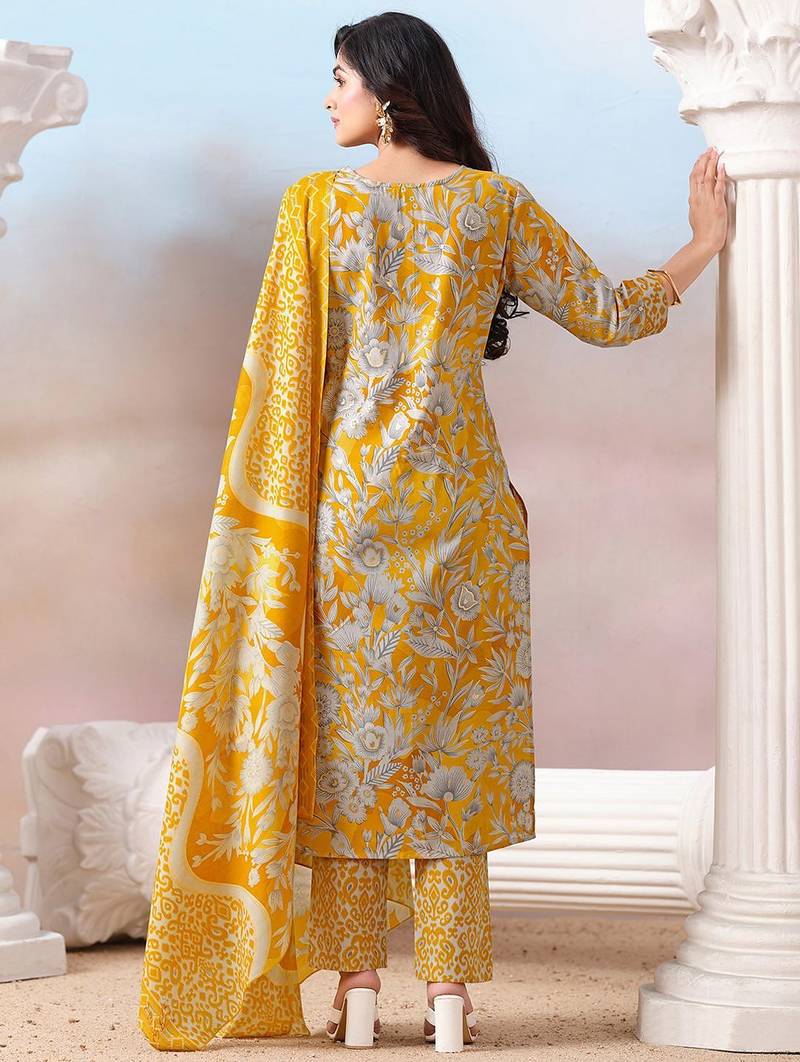 Women Floral Printed Regular Kurta with Trousers & With Dupatta