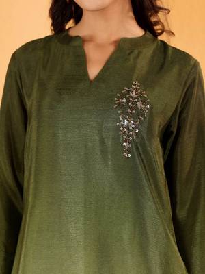Green Ombre Dyed Mandarin Collar Sequinned Kurta With Trouser 2
