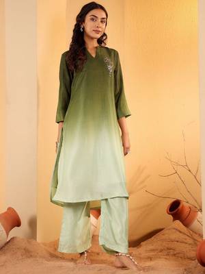 Green Ombre Dyed Mandarin Collar Sequinned Kurta With Trouser 4